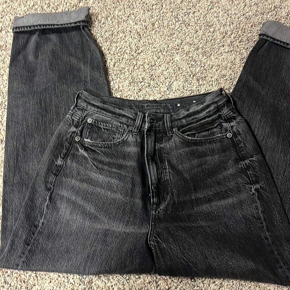 American Eagle Black/Gray baggy jeans. size 6 regular